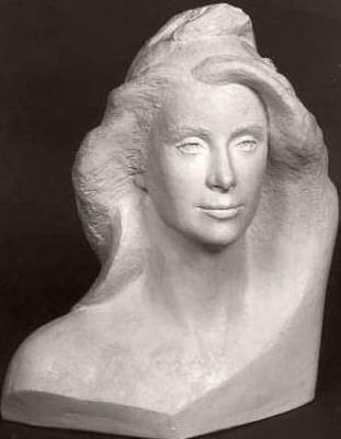 buste inspir de Catherine Deneuve